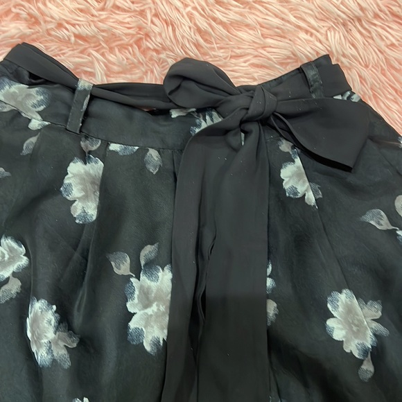 Chic Japanese A line skirt_ length to knee for 5’3 girl and size 36/4 - Picture 4 of 4